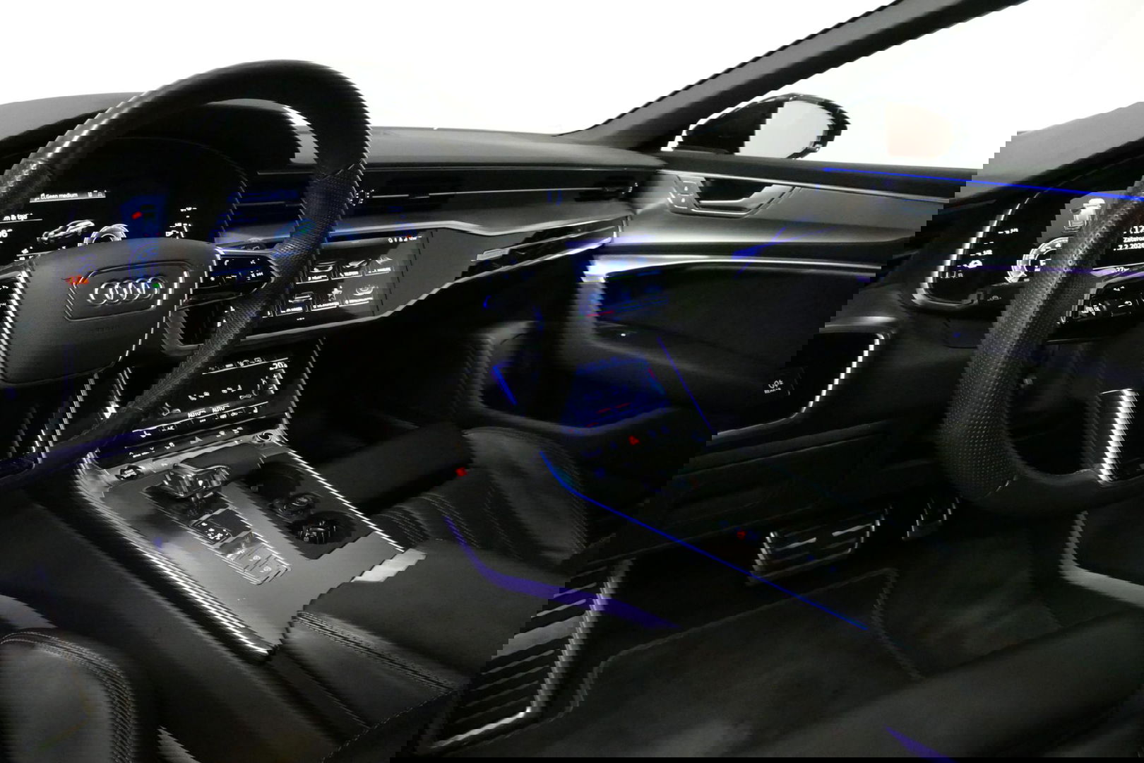 Audi A6 Avant 55 TFSI e quattro S Competition / S-Line / S6 Diffuser / Maxton Design Bodykit V.2 / Panoramadak / Elektr. verstelbare voorstoelen (links met memory) / Matrix LED / Ambienteverlichting / Apple Carplay - Android Auto / Trekhaak (zwenkbaar) / Stoelver