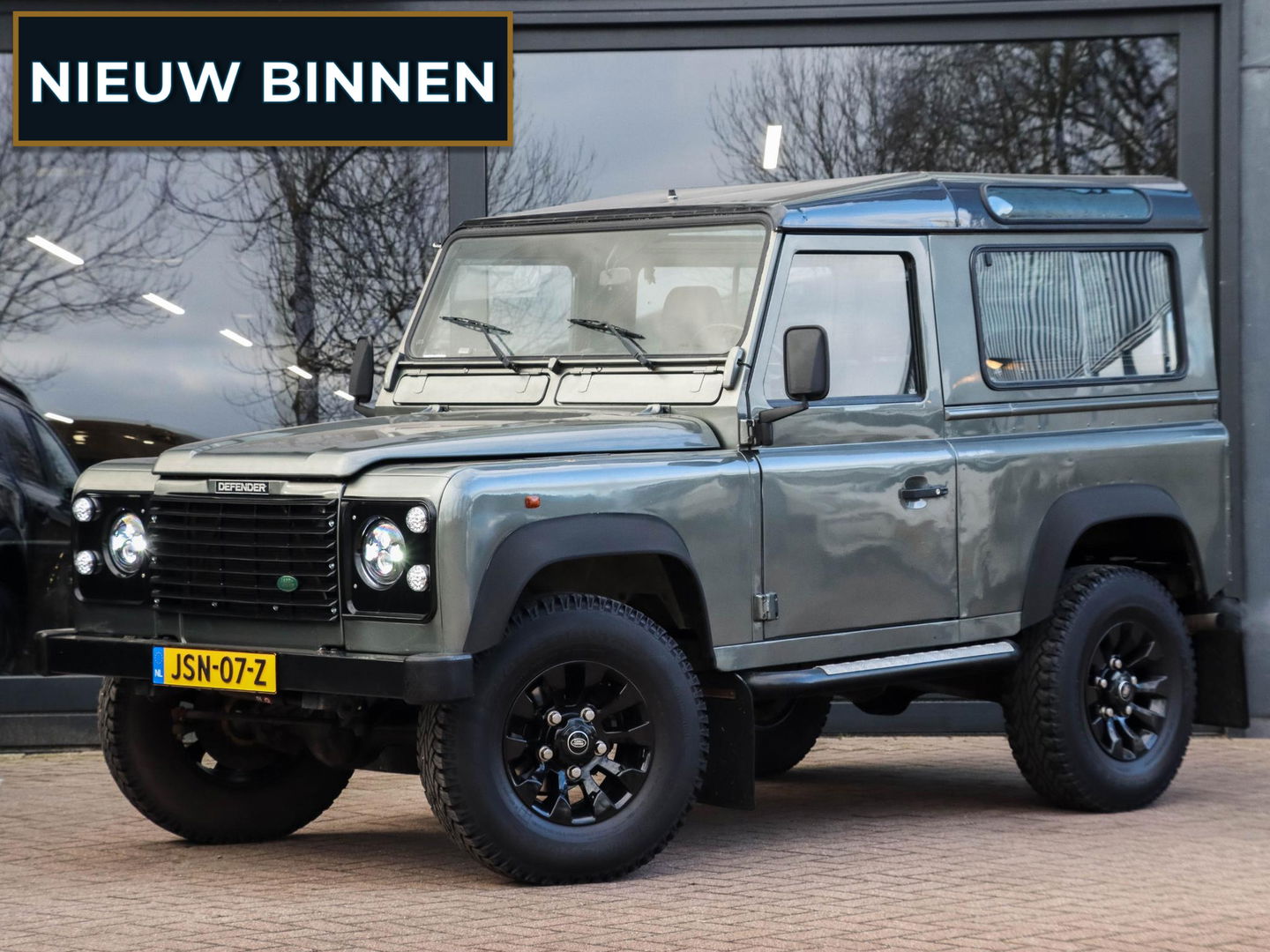 Land Rover Defender 90 2.0 MPI