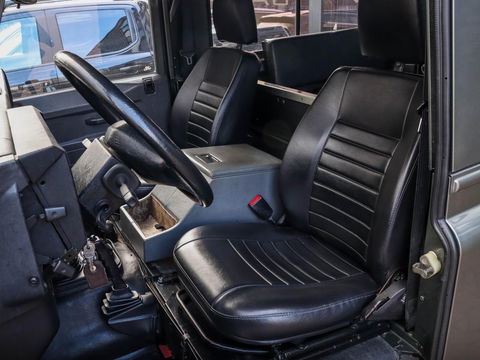 Land Rover Defender 90 2.0 MPI