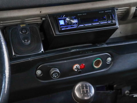 Land Rover Defender 90 2.0 MPI