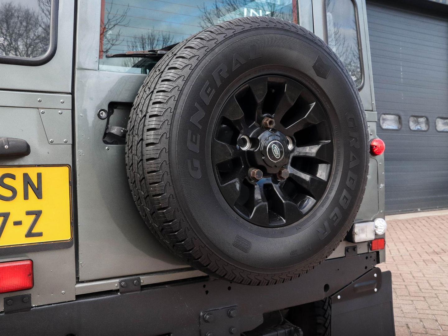 Land Rover Defender 90 2.0 MPI