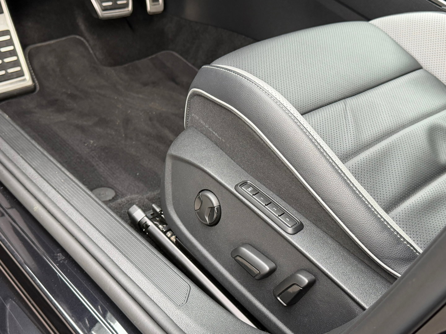 Volkswagen Golf 1.4 eHybrid GTE 245PK|Leder|Memory|Carplay|ACC|Stoel-Koeling/verwarming|Keyless|Camera