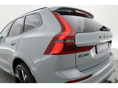 Volvo XC60 2.0 T8 Plug-in hybrid AWD Ultra Black Edition | Luchtvering | 22 inch | Trekhaak | Pano | Blis | Pilot assist |