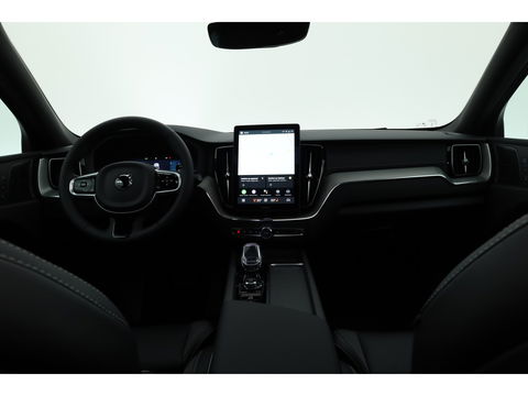 Volvo XC60 2.0 T8 Plug-in hybrid AWD Ultra Black Edition | Luchtvering | 22 inch | Trekhaak | Pano | Blis | Pilot assist |
