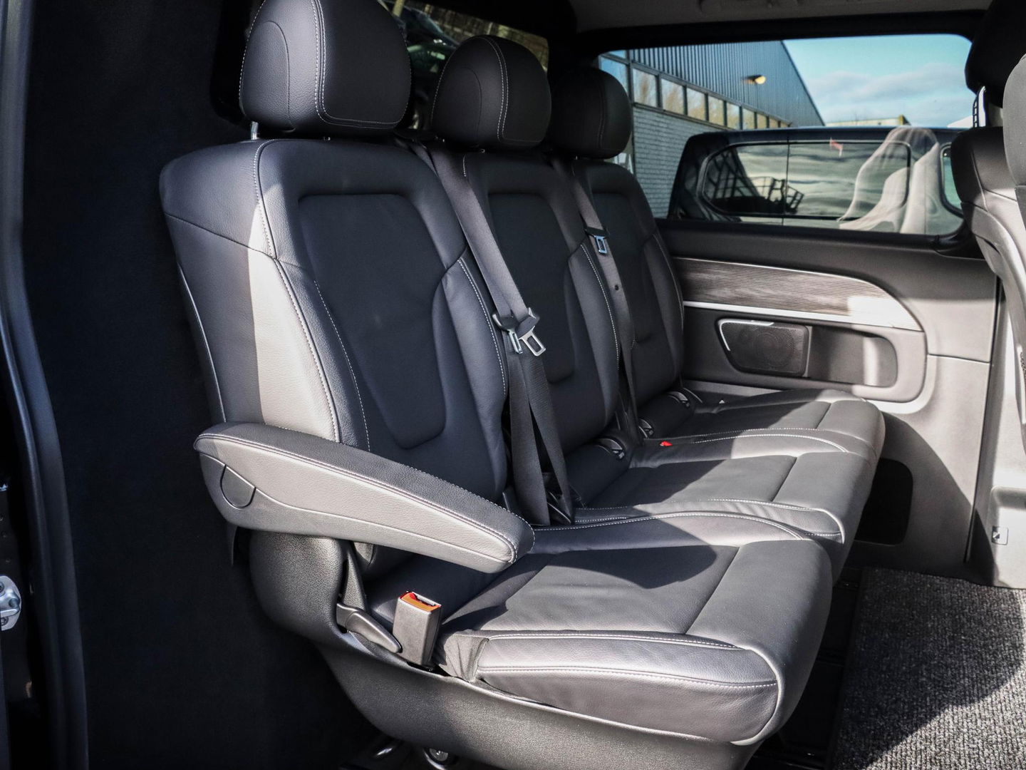 Mercedes-Benz V-Klasse 300d Extra Lang DC 5p Burmester | 2x schuifdeur | Leder | 240PK