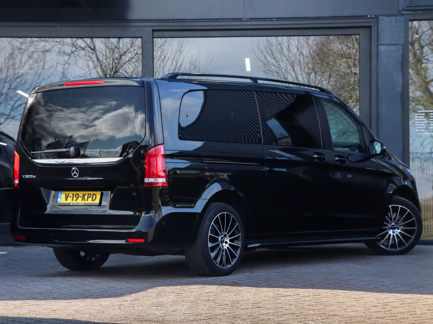 Mercedes-Benz V-Klasse 300d Extra Lang DC 5p Burmester | 2x schuifdeur | Leder | 240PK