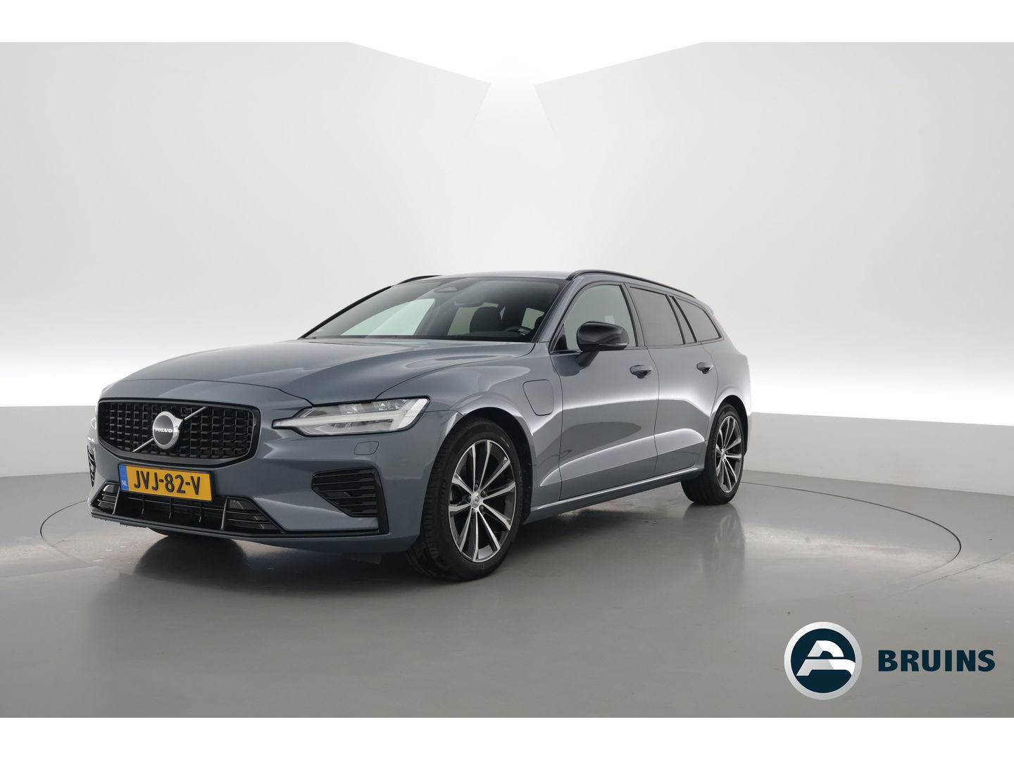 Volvo V60 2.0 T6 Plug-in hybrid AWD Plus Dark | Sportstoelen | ACC | Blis | stoel & stuur Verwarming | trekhaak | carplay |