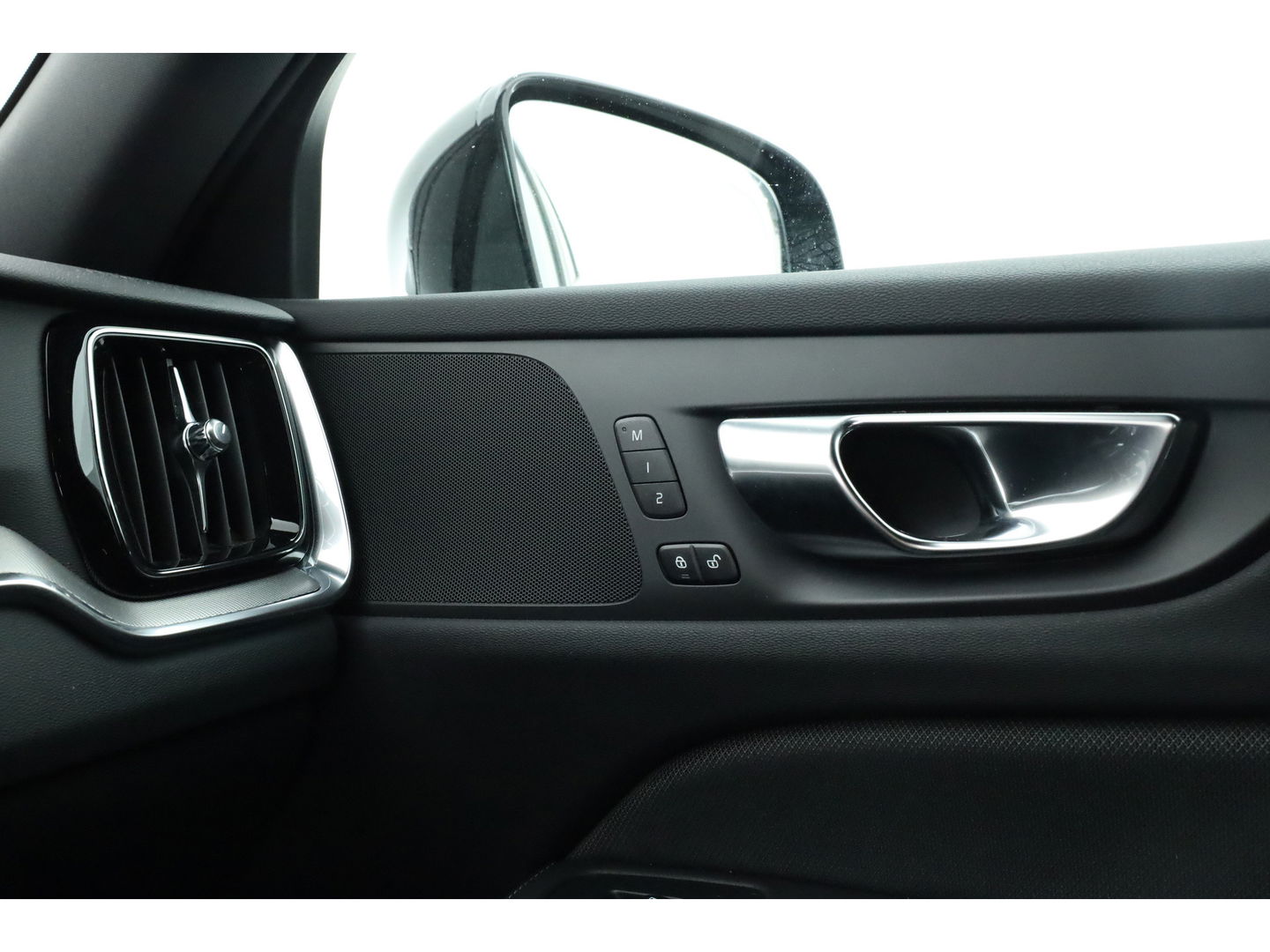 Volvo V60 2.0 T6 Plug-in hybrid AWD Plus Dark | Sportstoelen | ACC | Blis | stoel & stuur Verwarming | trekhaak | carplay |