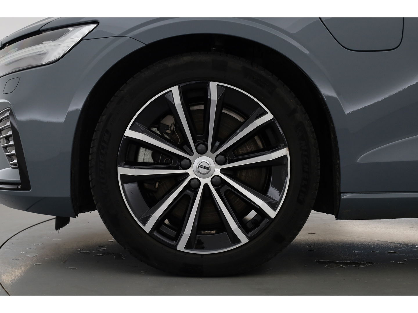 Volvo V60 2.0 T6 Plug-in hybrid AWD Plus Dark | Sportstoelen | ACC | Blis | stoel & stuur Verwarming | trekhaak | carplay |