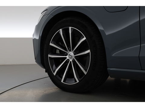 Volvo V60 2.0 T6 Plug-in hybrid AWD Plus Dark | Sportstoelen | ACC | Blis | stoel & stuur Verwarming | trekhaak | carplay |