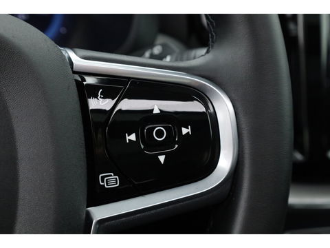 Volvo XC60 2.0 T6 Plug-in hybrid AWD Plus Dark | ACC | 360 Camera | Blis | elek. trekhaak | H&K Audio | Pano-dak |