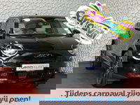 Fiat 600 - 1.2 HYBRID LA PRIMA CAMERA CARPLAY ADAP.CRUISE STOELVERW. ELEK.KLEP LEER MASSAGE ELEK.STOEL 18''LMV ✅ Top Auto Fiat Wijchen , 30 Jaar ervaring in Fiat , Wij leveren de : Icon / La Prima / Pop / Sport . Urban / Benzine / Hybrid . Met Fabrieksgarantie ✅