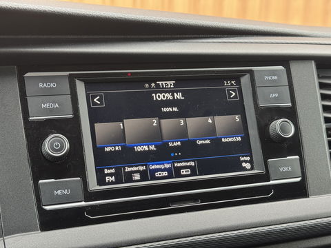 Volkswagen Transporter 2.0 TDI L1H1 26 Economy Business | Parkeersensor Achter | Cruise Control | Apple Carplay | 3 Zits | Airconditioning |