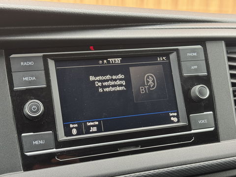 Volkswagen Transporter 2.0 TDI L1H1 26 Economy Business | Parkeersensor Achter | Cruise Control | Apple Carplay | 3 Zits | Airconditioning |