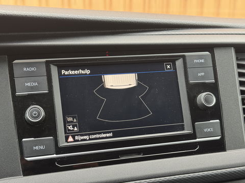 Volkswagen Transporter 2.0 TDI L1H1 26 Economy Business | Parkeersensor Achter | Cruise Control | Apple Carplay | 3 Zits | Airconditioning |