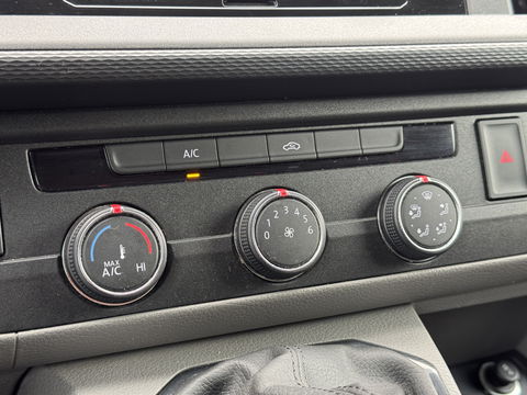 Volkswagen Transporter 2.0 TDI L1H1 26 Economy Business | Parkeersensor Achter | Cruise Control | Apple Carplay | 3 Zits | Airconditioning |