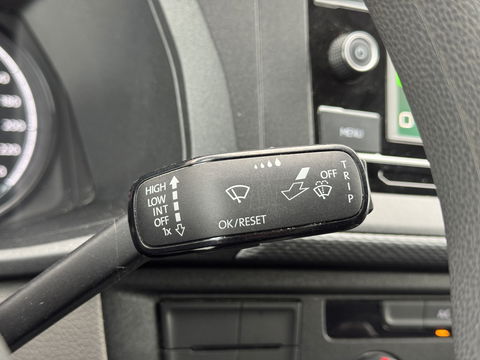 Volkswagen Transporter 2.0 TDI L1H1 26 Economy Business | Parkeersensor Achter | Cruise Control | Apple Carplay | 3 Zits | Airconditioning |