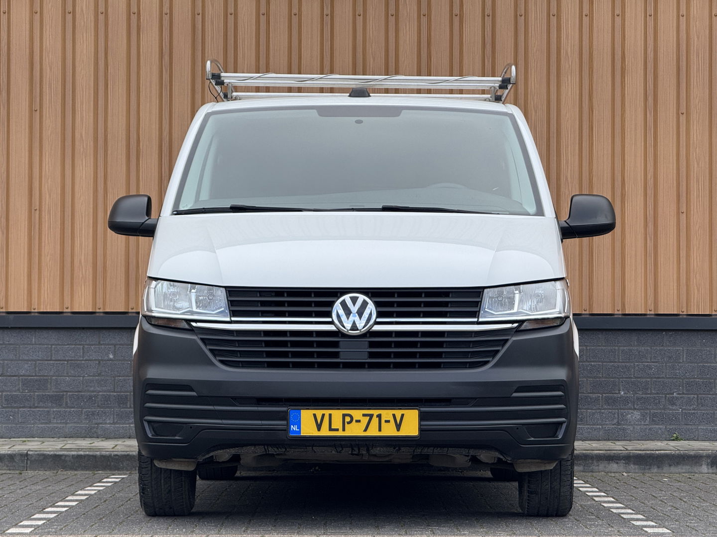 Volkswagen Transporter 2.0 TDI L1H1 26 Economy Business | Parkeersensor Achter | Cruise Control | Apple Carplay | 3 Zits | Airconditioning |