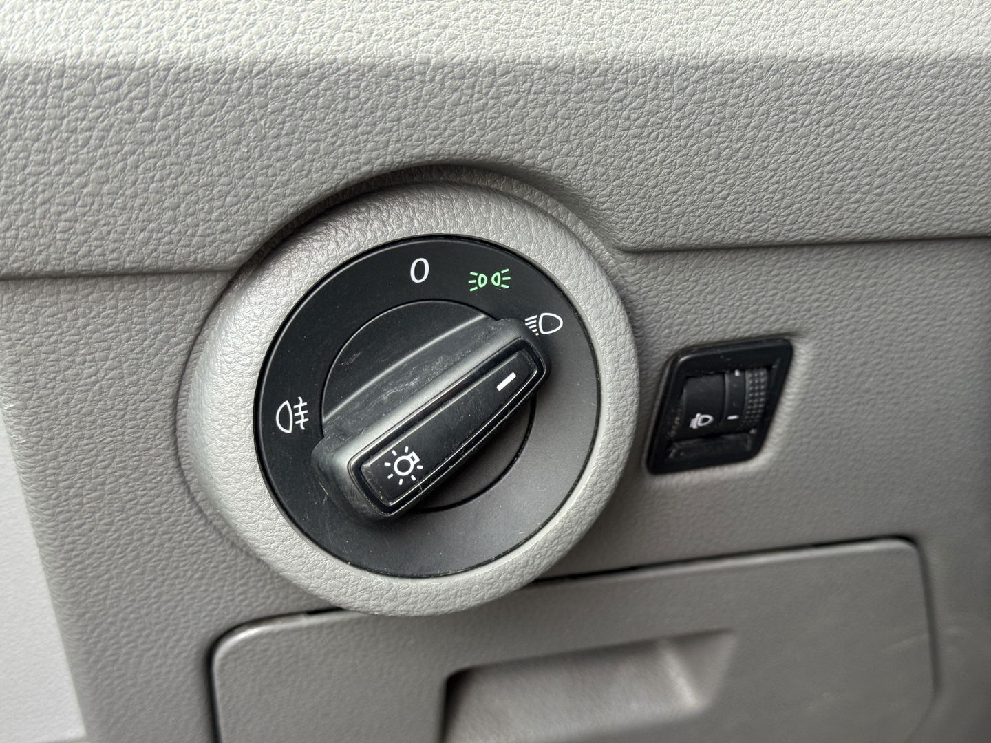 Volkswagen Transporter 2.0 TDI L1H1 26 Economy Business | Parkeersensor Achter | Cruise Control | Apple Carplay | 3 Zits | Airconditioning |