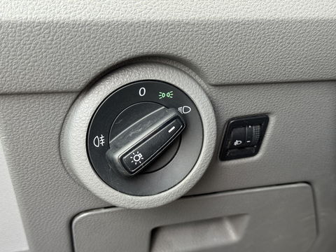 Volkswagen Transporter 2.0 TDI L1H1 26 Economy Business | Parkeersensor Achter | Cruise Control | Apple Carplay | 3 Zits | Airconditioning |