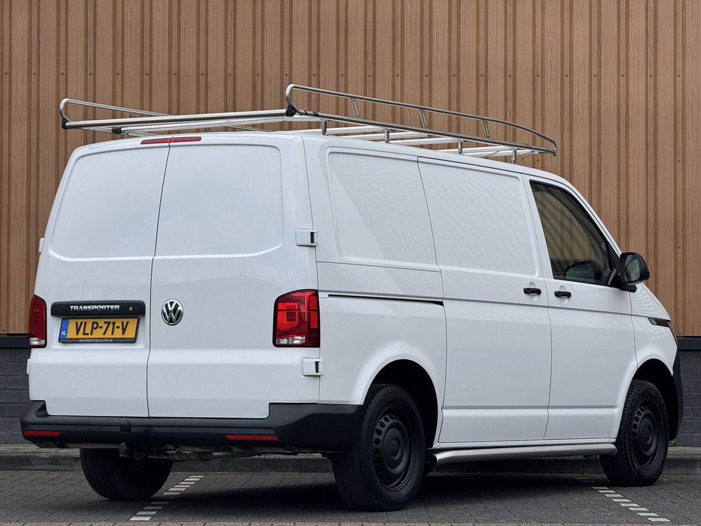 Volkswagen Transporter 2.0 TDI L1H1 26 Economy Business | Parkeersensor Achter | Cruise Control | Apple Carplay | 3 Zits | Airconditioning |