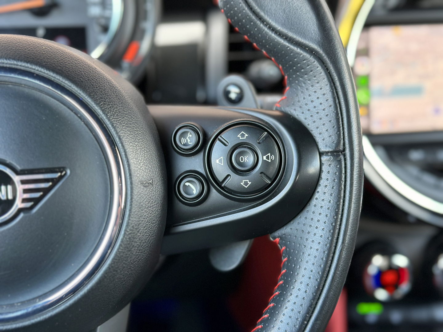 MINI Cabrio 2.0 Cooper S Night Jack Edition | Achteruitrijcamera | Adaptieve Cruise Control | Apple Carplay / Android Auto | Keyless Go/Entry | Head-Up Display | Parkeersensoren | Stoelverwarming |