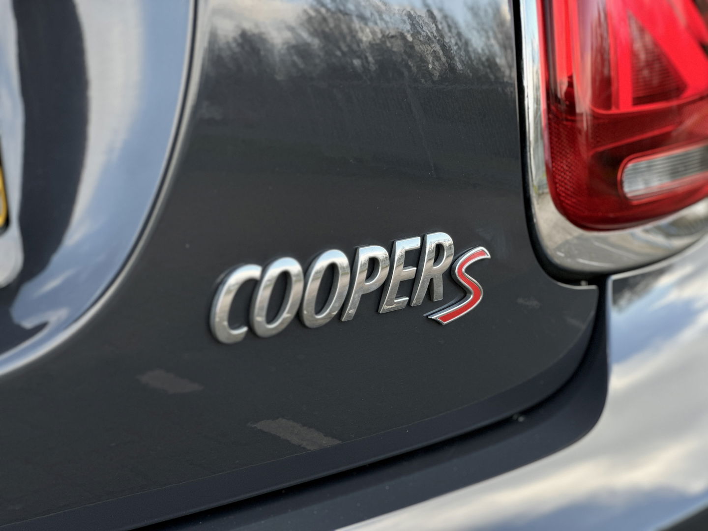 MINI Cabrio 2.0 Cooper S Night Jack Edition | Achteruitrijcamera | Adaptieve Cruise Control | Apple Carplay / Android Auto | Keyless Go/Entry | Head-Up Display | Parkeersensoren | Stoelverwarming |