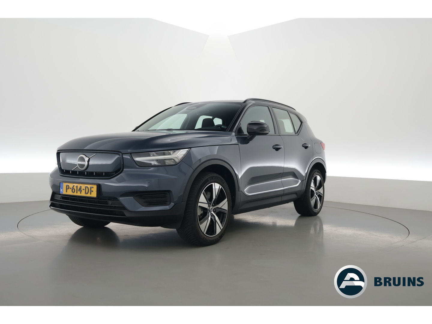 Volvo XC40 Recharge Plus | ACC | Blis | Trekhaak | achteruitrijcamera | Carplay | Stoel & Stuur verwarming |