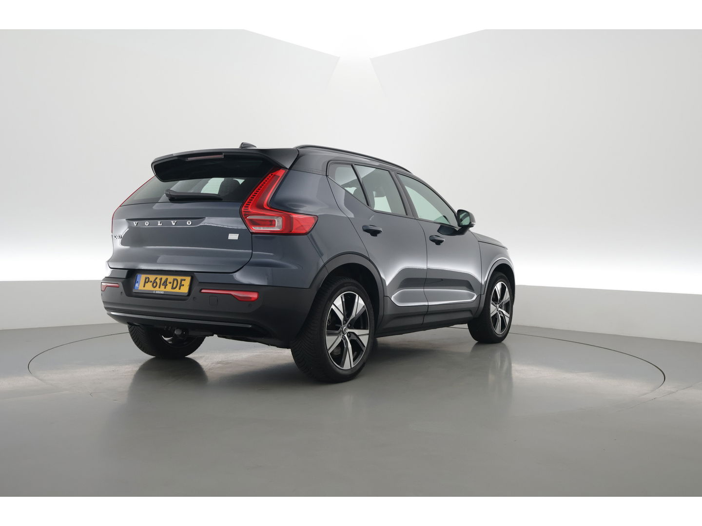 Volvo XC40 Recharge Plus | ACC | Blis | Trekhaak | achteruitrijcamera | Carplay | Stoel & Stuur verwarming |
