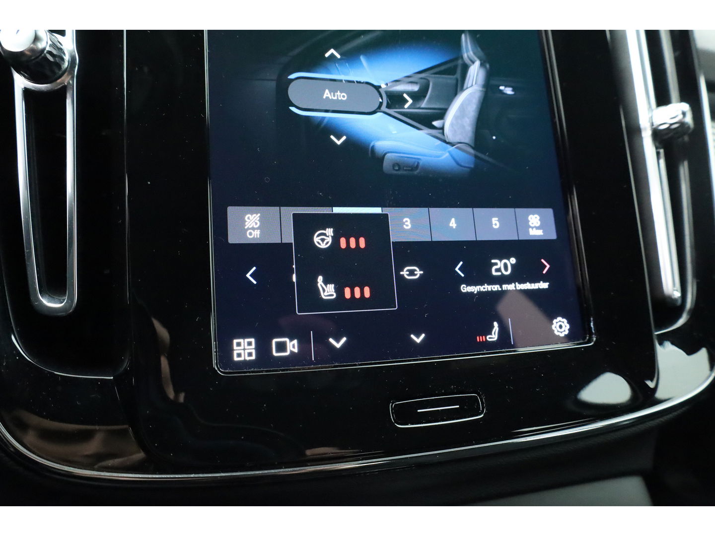 Volvo XC40 Recharge Plus | ACC | Blis | Trekhaak | achteruitrijcamera | Carplay | Stoel & Stuur verwarming |