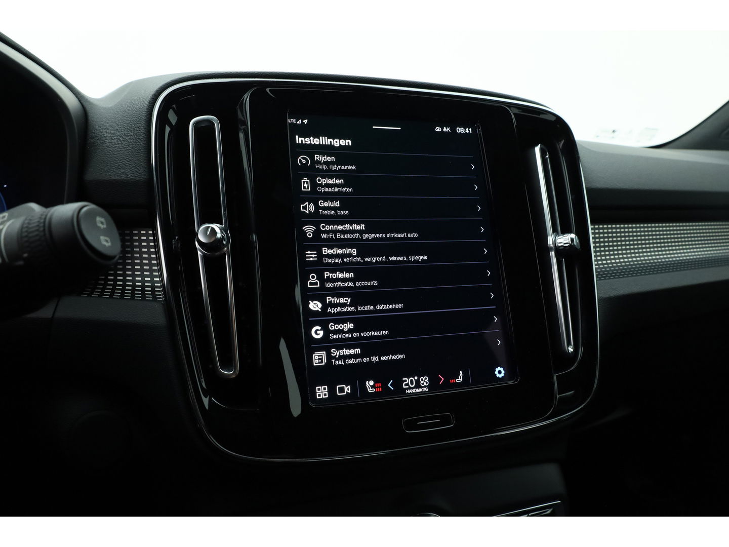 Volvo XC40 Recharge Plus | ACC | Blis | Trekhaak | achteruitrijcamera | Carplay | Stoel & Stuur verwarming |