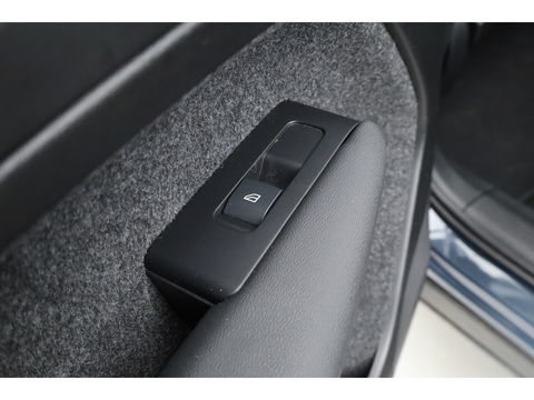 Volvo XC40 Recharge Plus | ACC | Blis | Trekhaak | achteruitrijcamera | Carplay | Stoel & Stuur verwarming |