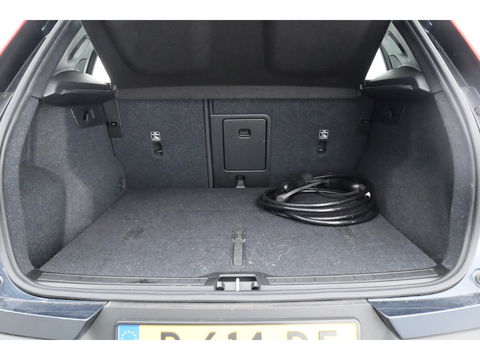 Volvo XC40 Recharge Plus | ACC | Blis | Trekhaak | achteruitrijcamera | Carplay | Stoel & Stuur verwarming |