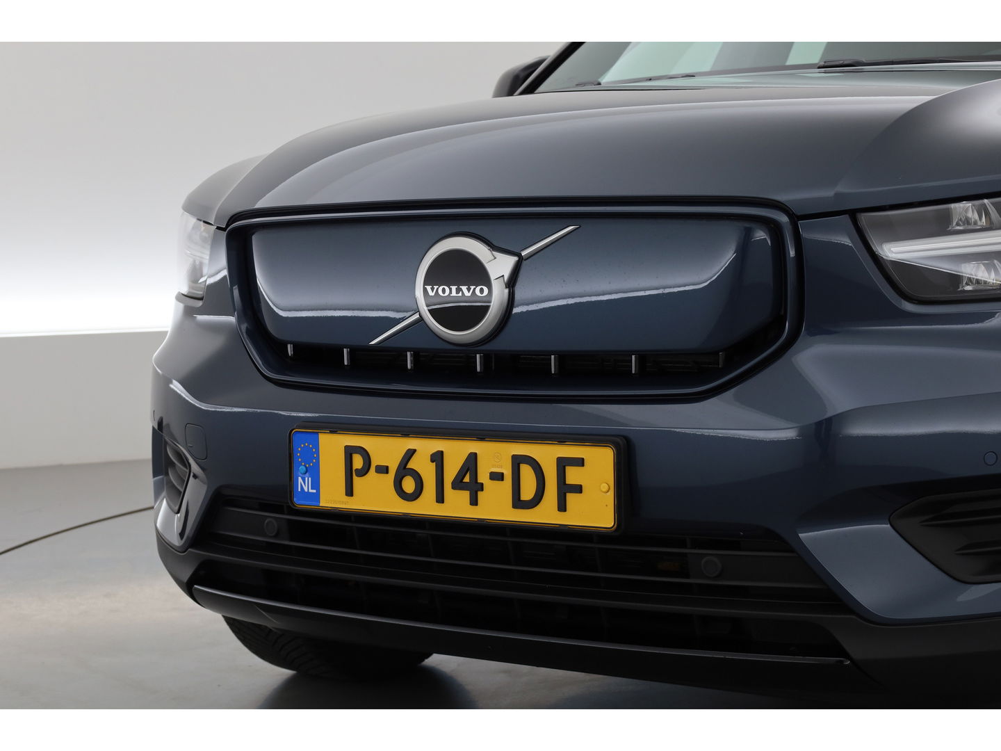 Volvo XC40 Recharge Plus | ACC | Blis | Trekhaak | achteruitrijcamera | Carplay | Stoel & Stuur verwarming |