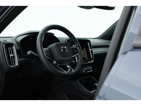 Volvo XC40 Recharge Plus | ACC | Blis | Trekhaak | achteruitrijcamera | Carplay | Stoel & Stuur verwarming |