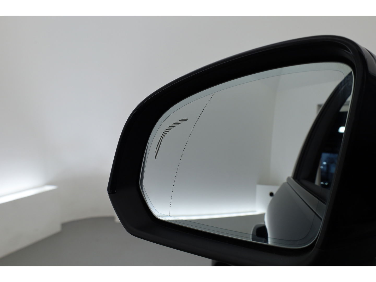 Volvo XC40 Recharge Plus | ACC | Blis | Trekhaak | achteruitrijcamera | Carplay | Stoel & Stuur verwarming |