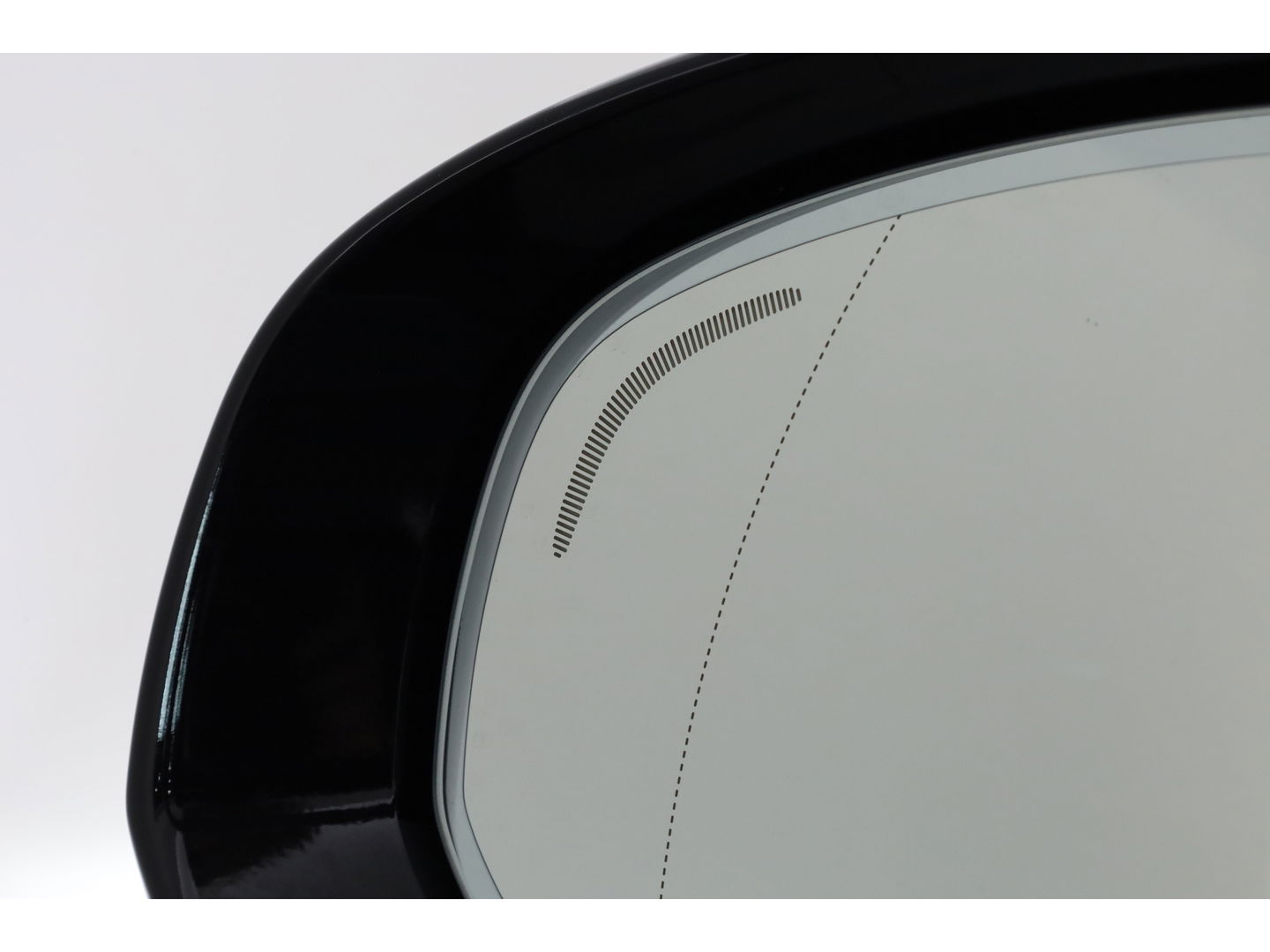 Volvo XC60 2.0 T6 Plug-in hybrid AWD Ultra Black Edition | Facelift | Luchtvering | Gelaagd glas | Trekhaak | ACC | 22 inch | Head-up | 360 cam | H&K audio | Pano |