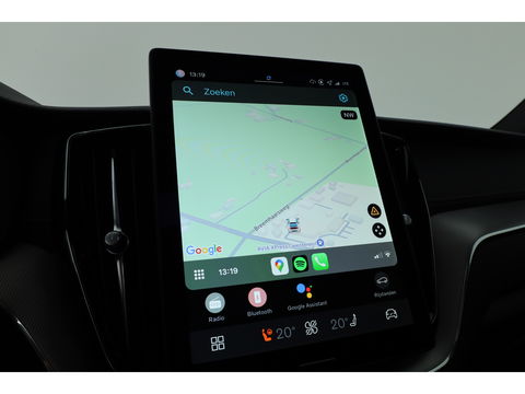 Volvo XC60 2.0 T6 Plug-in hybrid AWD Ultra Black Edition | Facelift | Luchtvering | Gelaagd glas | Trekhaak | ACC | 22 inch | Head-up | 360 cam | H&K audio | Pano |