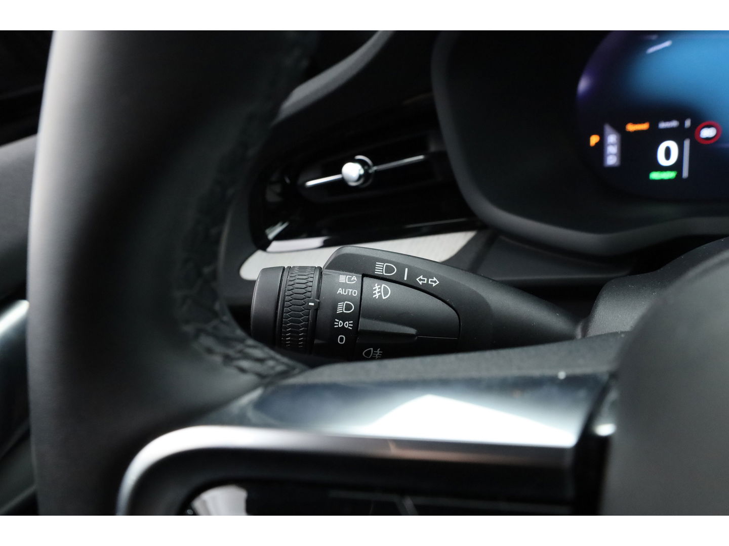 Polestar 2 Long Range Dual motor Plus 82 kWh | Stoelventilatie | Leer |  ACC | Blis | Pano | 360 Camera | Trekhaak | stoel 4 & stuur verwarming |