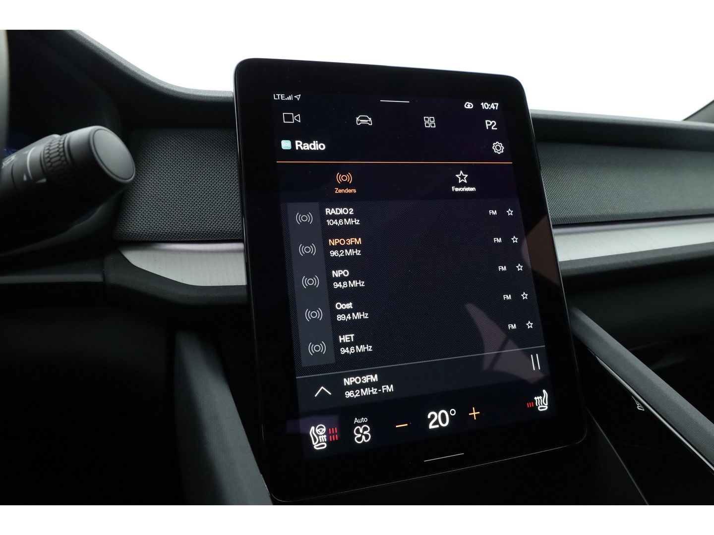 Polestar 2 Long Range Dual motor Plus 82 kWh | Stoelventilatie | Leer |  ACC | Blis | Pano | 360 Camera | Trekhaak | stoel 4 & stuur verwarming |