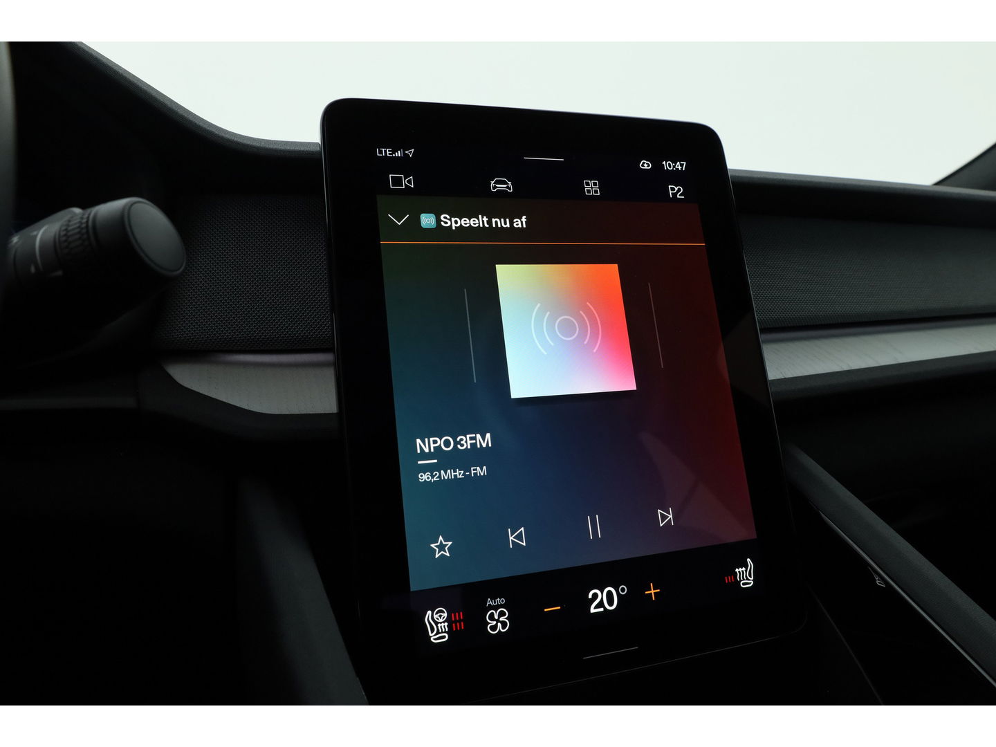 Polestar 2 Long Range Dual motor Plus 82 kWh | Stoelventilatie | Leer |  ACC | Blis | Pano | 360 Camera | Trekhaak | stoel 4 & stuur verwarming |