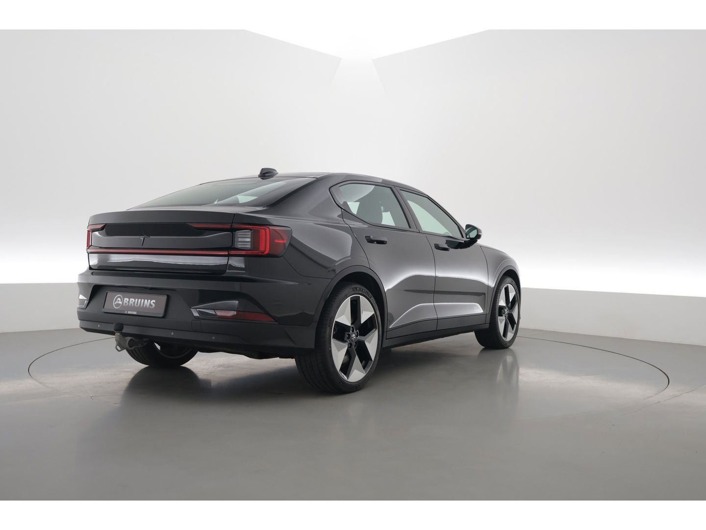 Polestar 2 Long Range Dual motor Plus 82 kWh | Stoelventilatie | Leer |  ACC | Blis | Pano | 360 Camera | Trekhaak | stoel 4 & stuur verwarming |