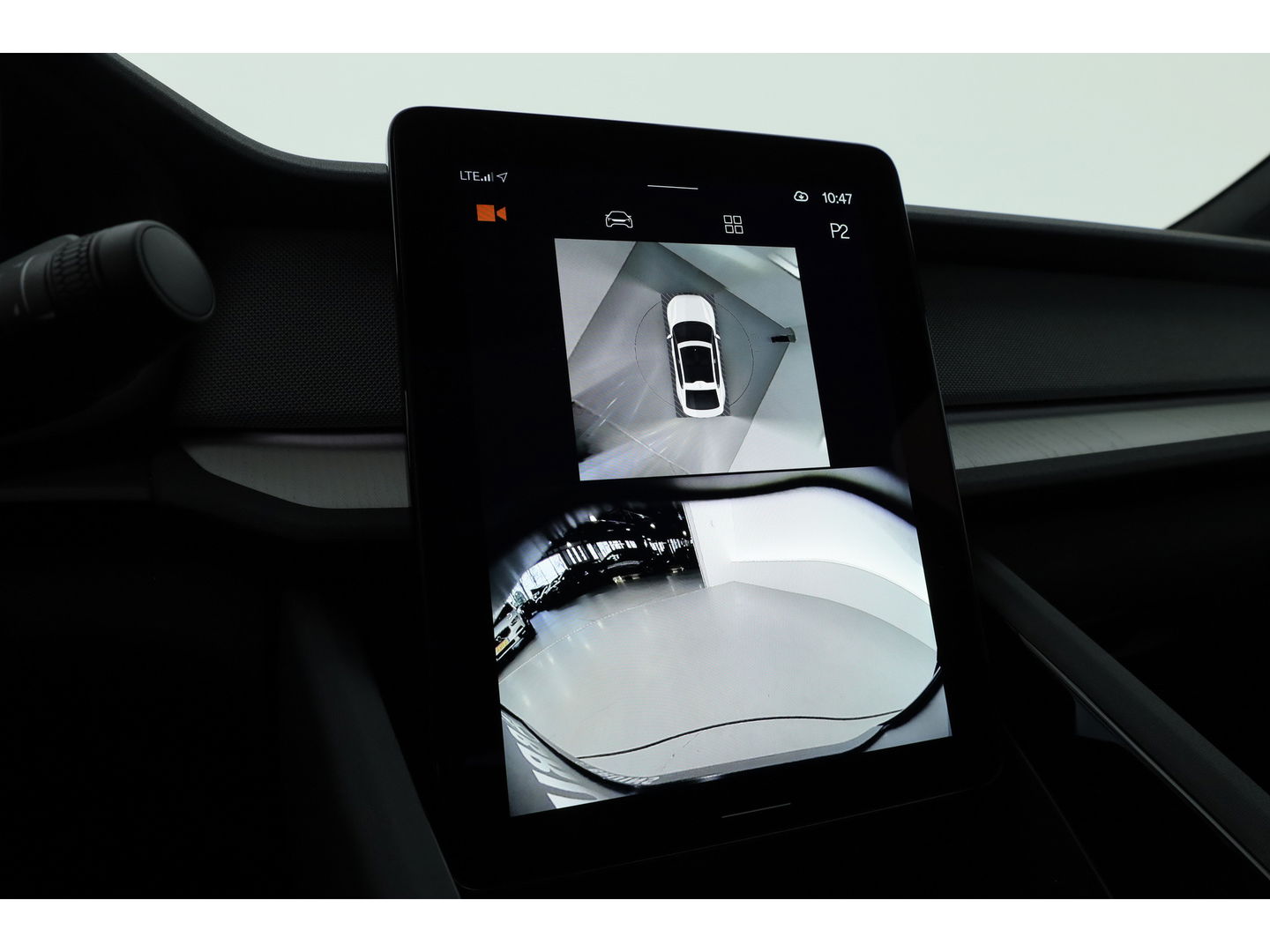 Polestar 2 Long Range Dual motor Plus 82 kWh | Stoelventilatie | Leer |  ACC | Blis | Pano | 360 Camera | Trekhaak | stoel 4 & stuur verwarming |