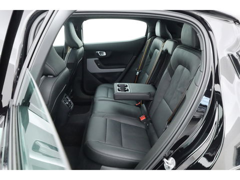 Polestar 2 Long Range Dual motor Plus 82 kWh | Stoelventilatie | Leer |  ACC | Blis | Pano | 360 Camera | Trekhaak | stoel 4 & stuur verwarming |