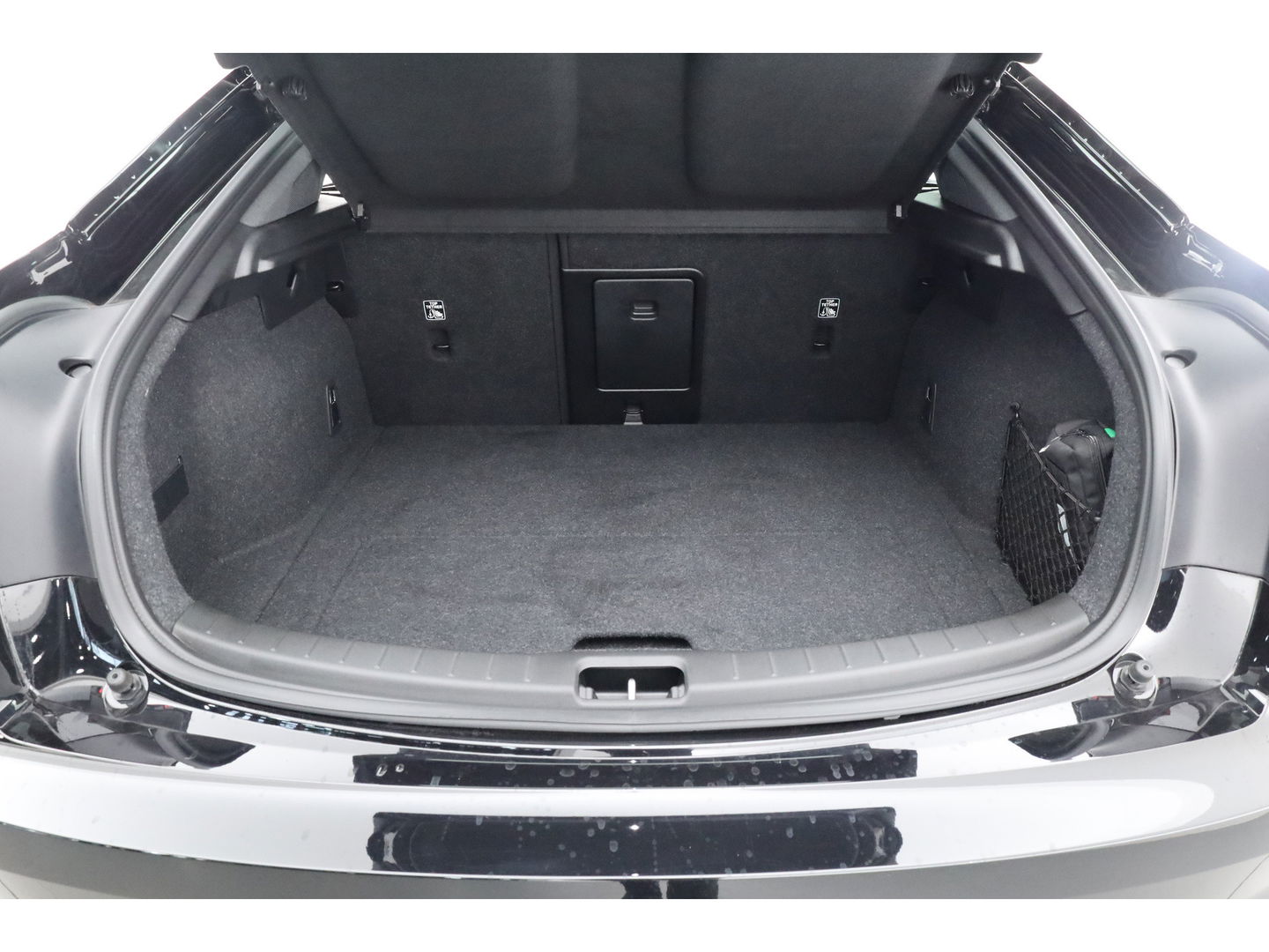 Polestar 2 Long Range Dual motor Plus 82 kWh | Stoelventilatie | Leer |  ACC | Blis | Pano | 360 Camera | Trekhaak | stoel 4 & stuur verwarming |