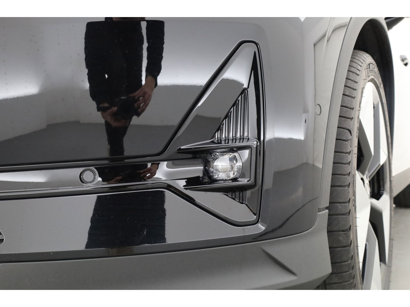 Polestar 2 Long Range Dual motor Plus 82 kWh | Stoelventilatie | Leer |  ACC | Blis | Pano | 360 Camera | Trekhaak | stoel 4 & stuur verwarming |