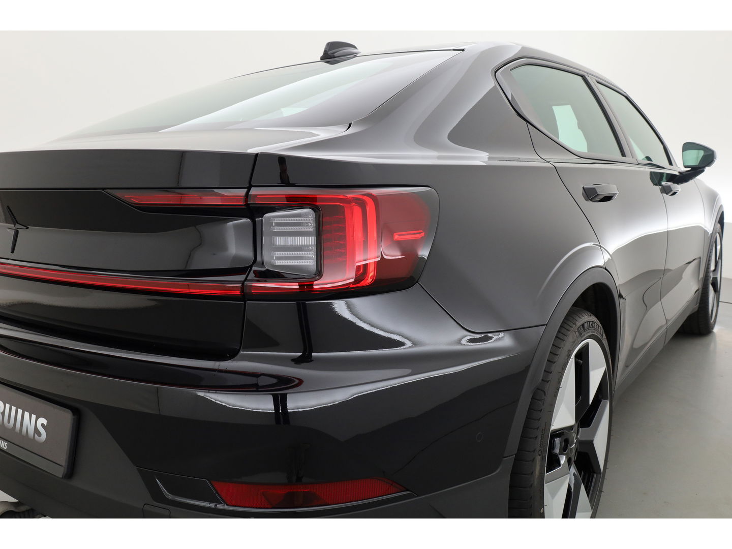 Polestar 2 Long Range Dual motor Plus 82 kWh | Stoelventilatie | Leer |  ACC | Blis | Pano | 360 Camera | Trekhaak | stoel 4 & stuur verwarming |