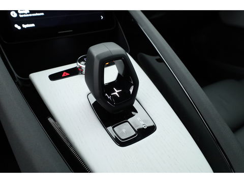 Polestar 2 Long Range Dual motor Plus 82 kWh | Stoelventilatie | Leer |  ACC | Blis | Pano | 360 Camera | Trekhaak | stoel 4 & stuur verwarming |