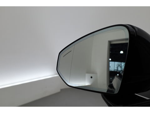 Polestar 2 Long Range Dual motor Plus 82 kWh | Stoelventilatie | Leer |  ACC | Blis | Pano | 360 Camera | Trekhaak | stoel 4 & stuur verwarming |