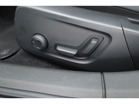 Polestar 2 Long Range Dual motor Plus 82 kWh | Stoelventilatie | Leer |  ACC | Blis | Pano | 360 Camera | Trekhaak | stoel 4 & stuur verwarming |